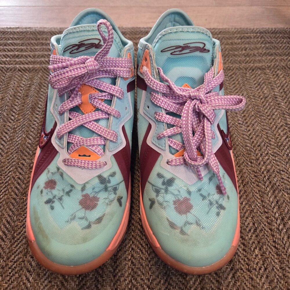 Nike LeBron 18 Low Sneakers